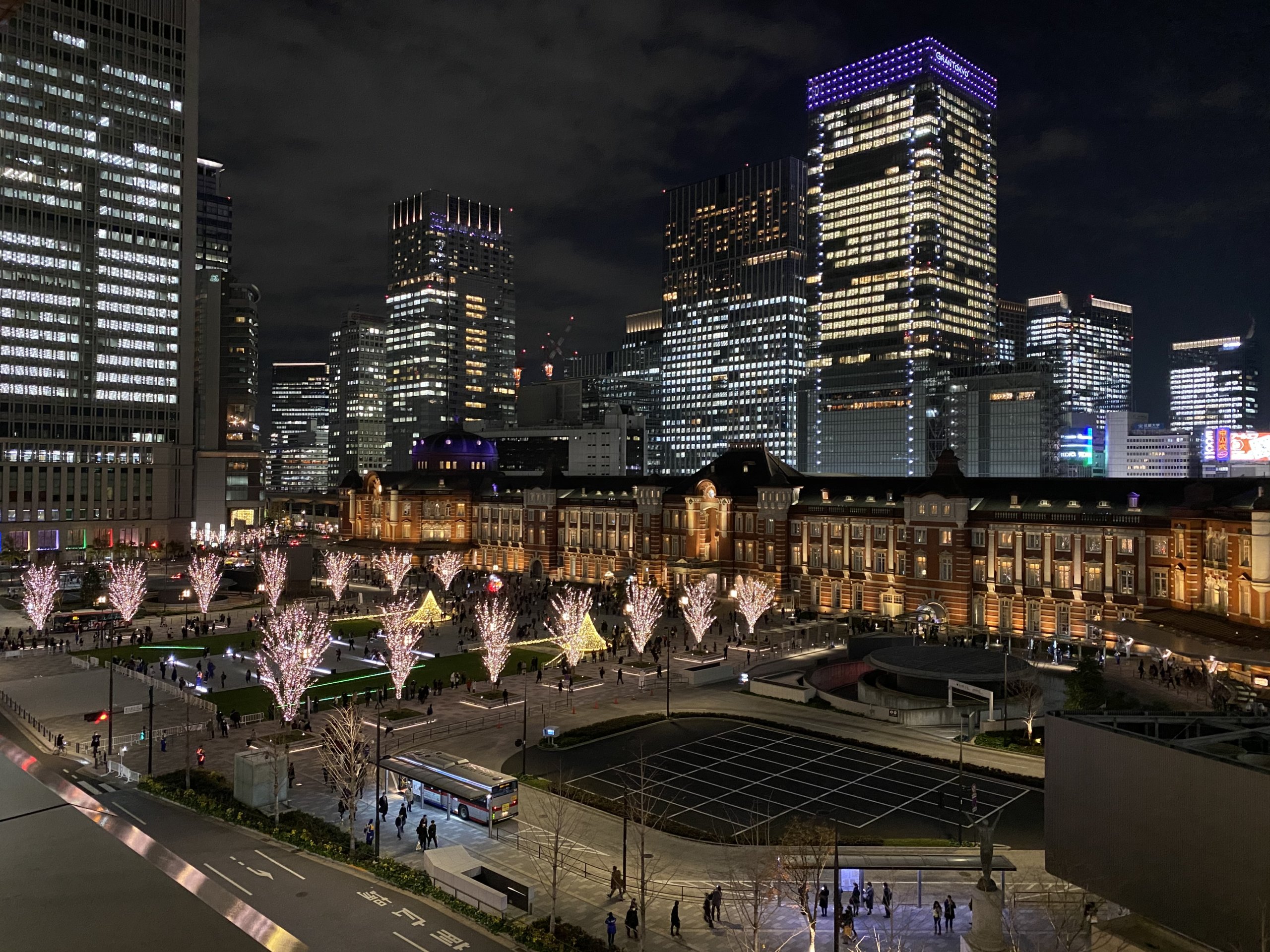 写真比較 夜景 イルミネーションをスマホ11機種で撮り比べ 東京駅編 Part2 スマホマホ